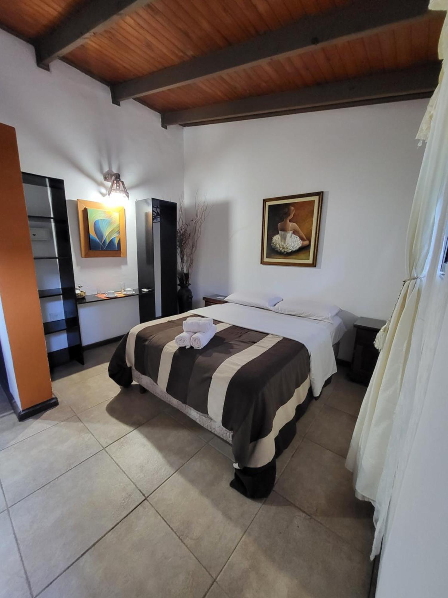 Si Mi Capitan - Cabanas & Habitaciones Puerto Iguazu Exterior photo