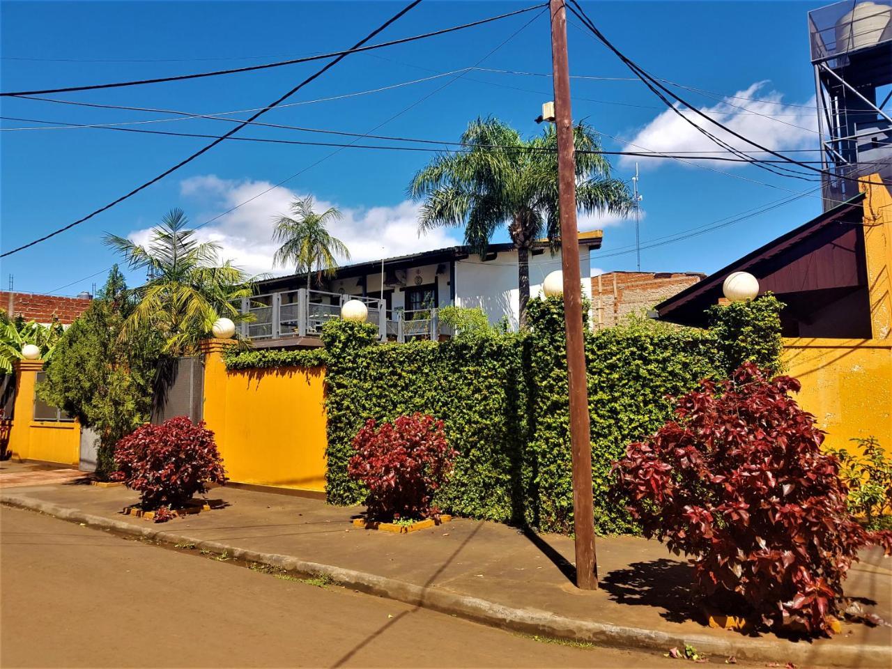 Si Mi Capitan - Cabanas & Habitaciones Puerto Iguazu Exterior photo